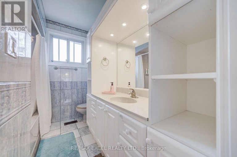 155 EDMONTON DRIVE, Toronto (Pleasant View), Ontario, M2J3X3
