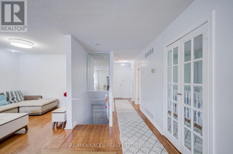 155 EDMONTON DRIVE, Toronto (Pleasant View), Ontario, M2J3X3