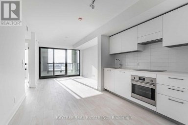 532 - 33 FREDERICK TODD WAY Toronto (Thorncliffe Park) Ontario photo 1
