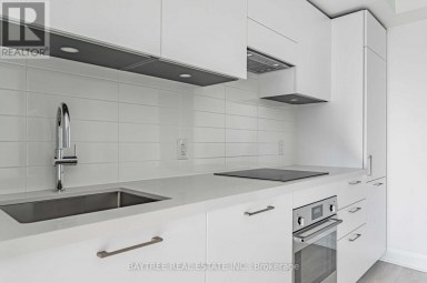 532 - 33 FREDERICK TODD WAY Toronto (Thorncliffe Park) Ontario photo 4