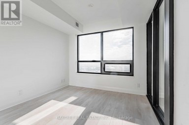 532 - 33 FREDERICK TODD WAY Toronto (Thorncliffe Park) Ontario photo 6