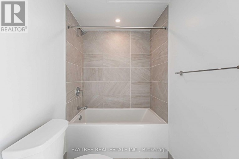 532 - 33 FREDERICK TODD WAY, Toronto (Thorncliffe Park), Ontario, M4G0C9