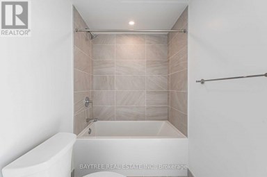 532 - 33 FREDERICK TODD WAY Toronto (Thorncliffe Park) Ontario photo 8