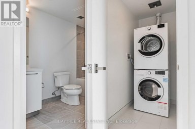 532 - 33 FREDERICK TODD WAY Toronto (Thorncliffe Park) Ontario photo 9