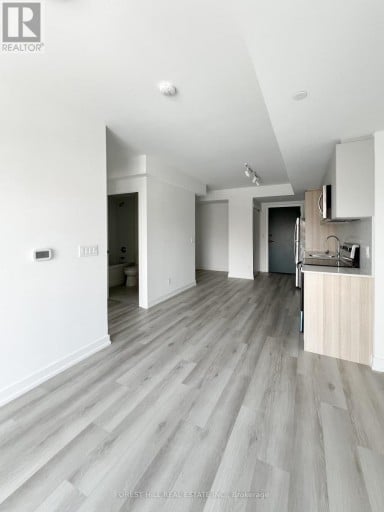 606 - 2000 BATHURST STREET, Toronto (Humewood-Cedarvale), Ontario, M5P0A7