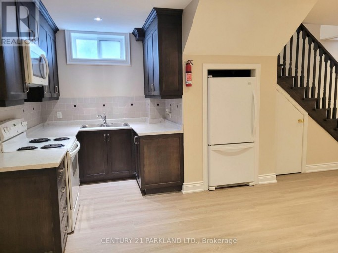 9 AUGUST AVENUE, Toronto (Oakridge), Ontario, M1L3M8
