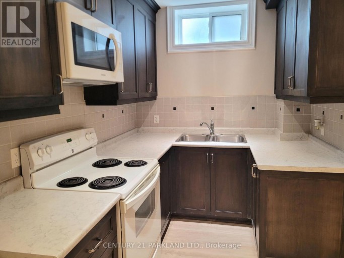 9 AUGUST AVENUE, Toronto (Oakridge), Ontario, M1L3M8