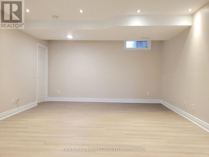 9 AUGUST AVENUE, Toronto (Oakridge), Ontario, M1L3M8