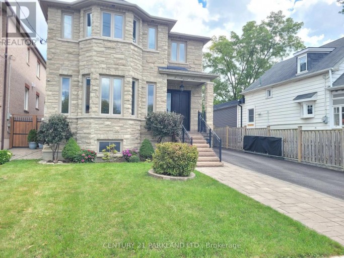9 AUGUST AVENUE, Toronto (Oakridge), Ontario, M1L3M8