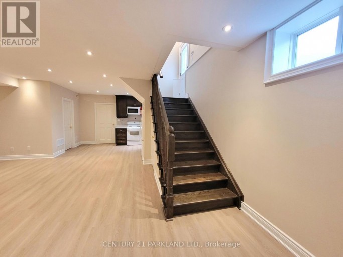9 AUGUST AVENUE, Toronto (Oakridge), Ontario, M1L3M8