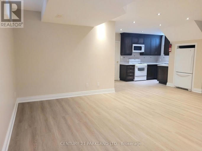 9 AUGUST AVENUE, Toronto (Oakridge), Ontario, M1L3M8
