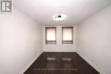 7 HURON STREET Barrie (North Shore) Ontario photo 10