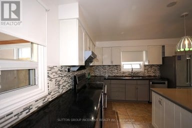 7 HURON STREET Barrie (North Shore) Ontario photo 15