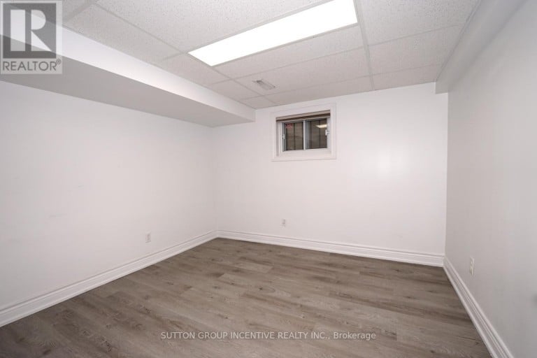 7 HURON STREET, Barrie (North Shore), Ontario, L4M5H2
