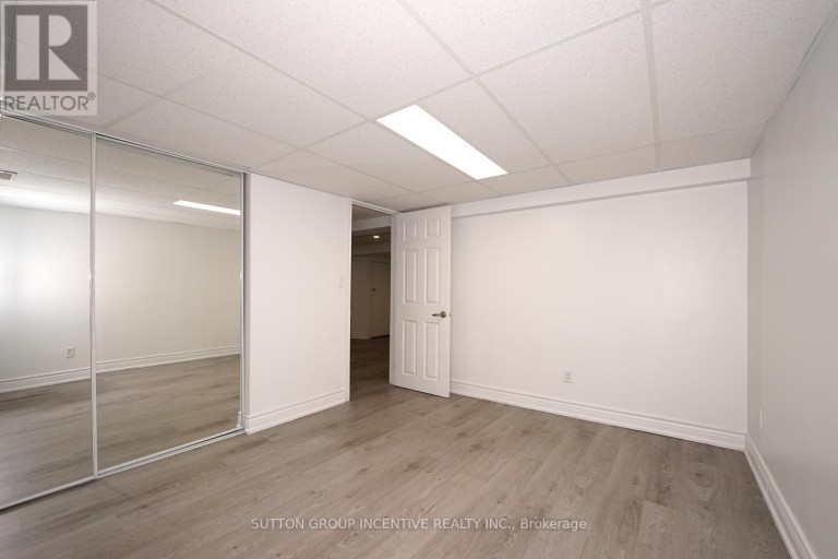 7 HURON STREET, Barrie (North Shore), Ontario, L4M5H2