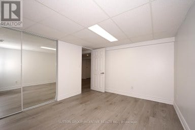 7 HURON STREET Barrie (North Shore) Ontario photo 23