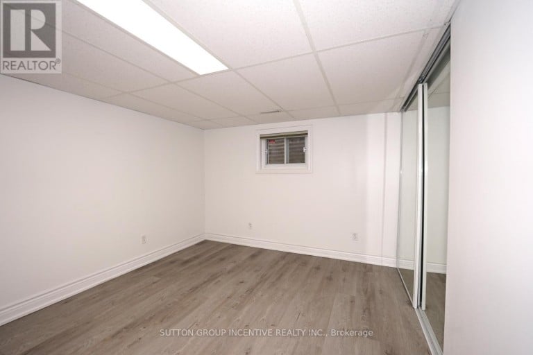 7 HURON STREET, Barrie (North Shore), Ontario, L4M5H2