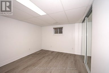 7 HURON STREET Barrie (North Shore) Ontario photo 24