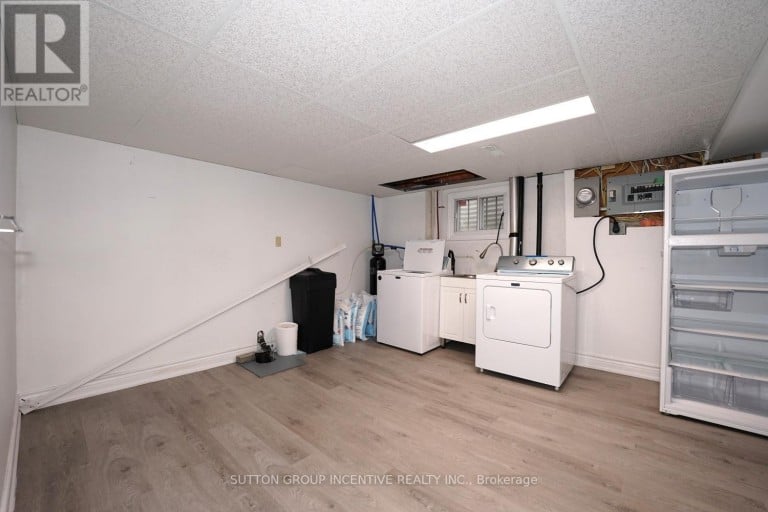 7 HURON STREET, Barrie (North Shore), Ontario, L4M5H2