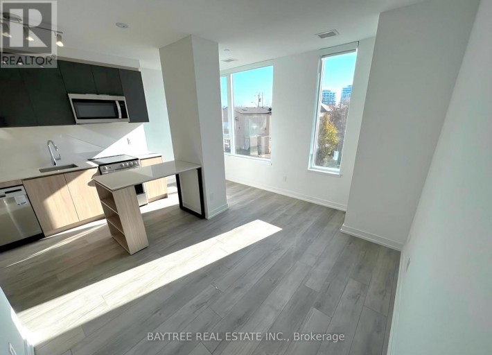 205 - 11 MARYPORT AVENUE, Toronto (Downsview-Roding-CFB), Ontario, M3M0E2