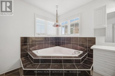 8 RIVERBANK ROAD Brampton (Sandringham-Wellington) Ontario photo 28
