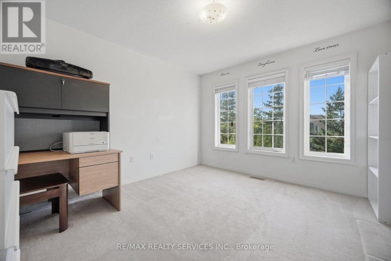 8 RIVERBANK ROAD, Brampton (Sandringham-Wellington), Ontario, L6R2H6