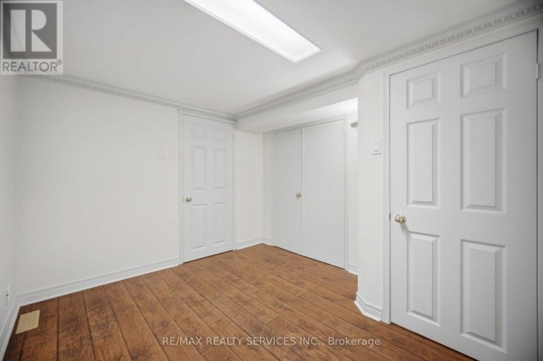8 RIVERBANK ROAD, Brampton (Sandringham-Wellington), Ontario, L6R2H6