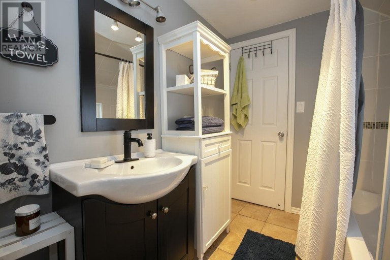 412 Charles ST, Sault Ste. Marie, Ontario, P6C3L3