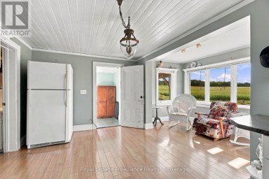 661 COUNTY ROAD 10 Prince Edward County (Picton) Ontario photo 12