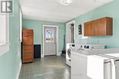 661 COUNTY ROAD 10 Prince Edward County (Picton) Ontario photo 15