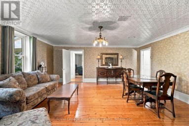 661 COUNTY ROAD 10 Prince Edward County (Picton) Ontario photo 16