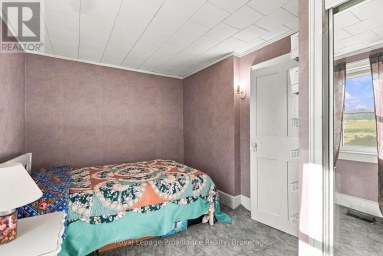661 COUNTY ROAD 10 Prince Edward County (Picton) Ontario photo 19