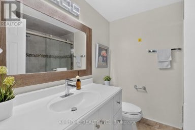 85 SONG MEADOWAY Toronto (Hillcrest Village) Ontario photo 16