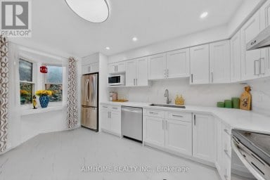 85 SONG MEADOWAY Toronto (Hillcrest Village) Ontario photo 5