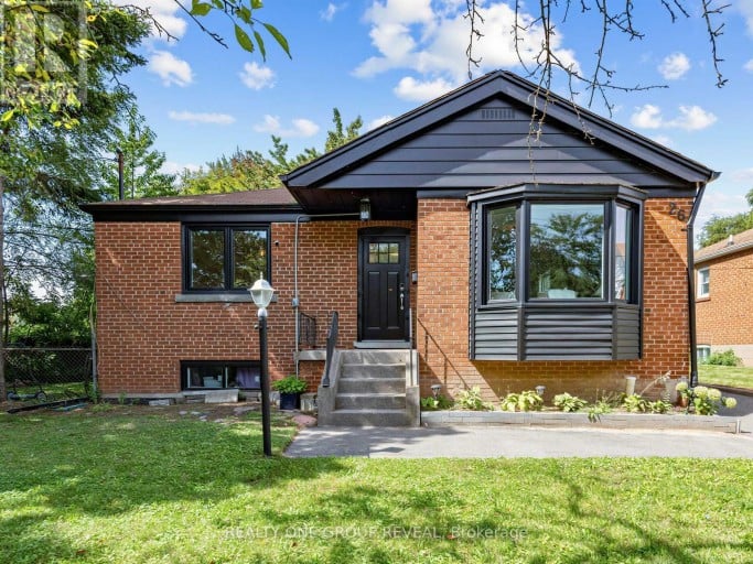 26 GLEN EVEREST ROAD, Toronto (Birchcliffe-Cliffside), Ontario, M1N1J3