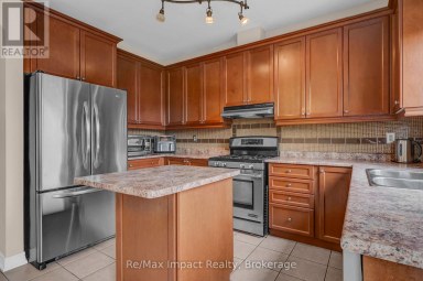 14A HUNT STREET Clarington (Bowmanville) Ontario photo 11