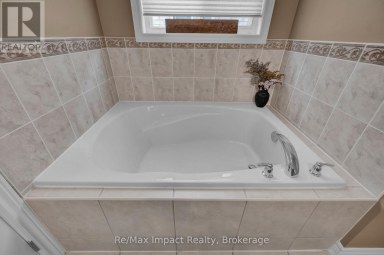 14A HUNT STREET Clarington (Bowmanville) Ontario photo 18