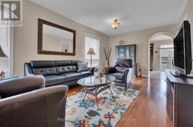 14A HUNT STREET Clarington (Bowmanville) Ontario photo 2