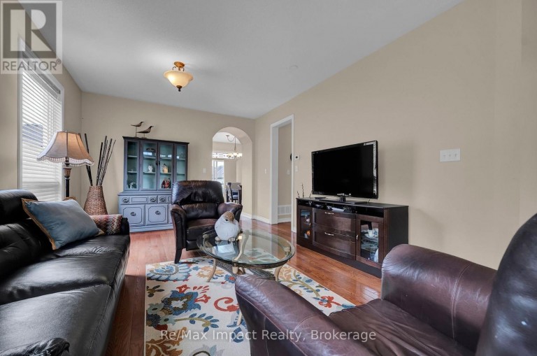 14A HUNT STREET, Clarington (Bowmanville), Ontario, L1C0A4