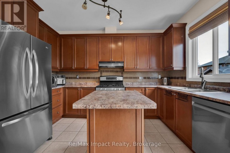 14A HUNT STREET, Clarington (Bowmanville), Ontario, L1C0A4