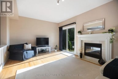 2504 MEADOWGATE BOULEVARD London South (South U) Ontario photo 15