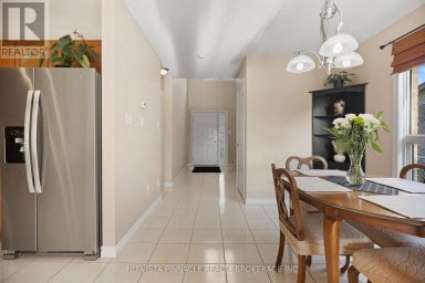 2504 MEADOWGATE BOULEVARD London South (South U) Ontario photo 18
