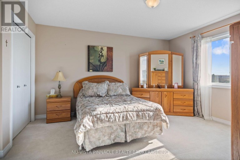 2504 MEADOWGATE BOULEVARD, London South (South U), Ontario, N6M1L8