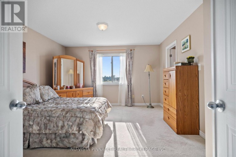 2504 MEADOWGATE BOULEVARD, London South (South U), Ontario, N6M1L8