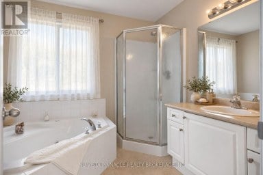 2504 MEADOWGATE BOULEVARD London South (South U) Ontario photo 25
