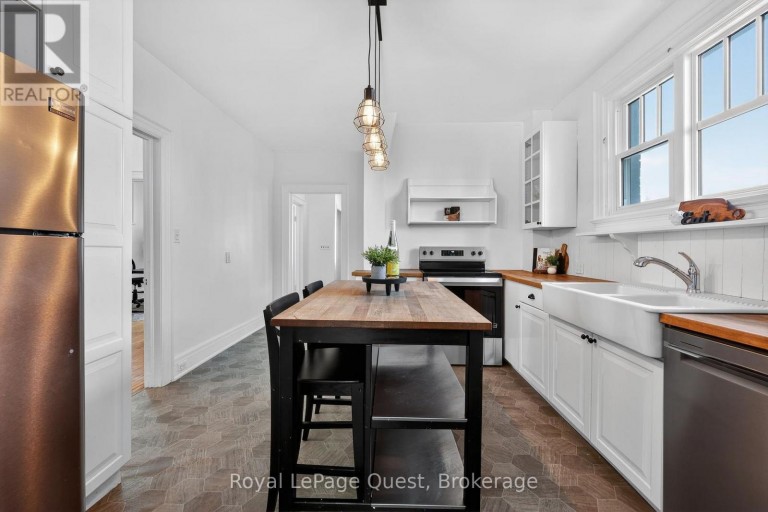 109 BRANT STREET E, Orillia, Ontario, L3V1Z3