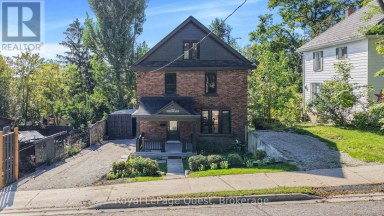 109 BRANT STREET E Orillia Ontario photo 2