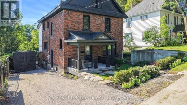 109 BRANT STREET E Orillia Ontario photo 4