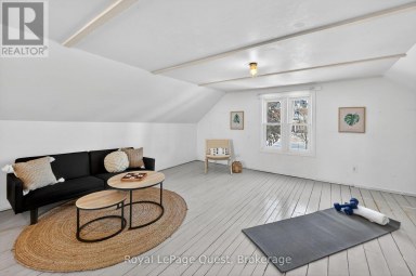 109 BRANT STREET E Orillia Ontario photo 40