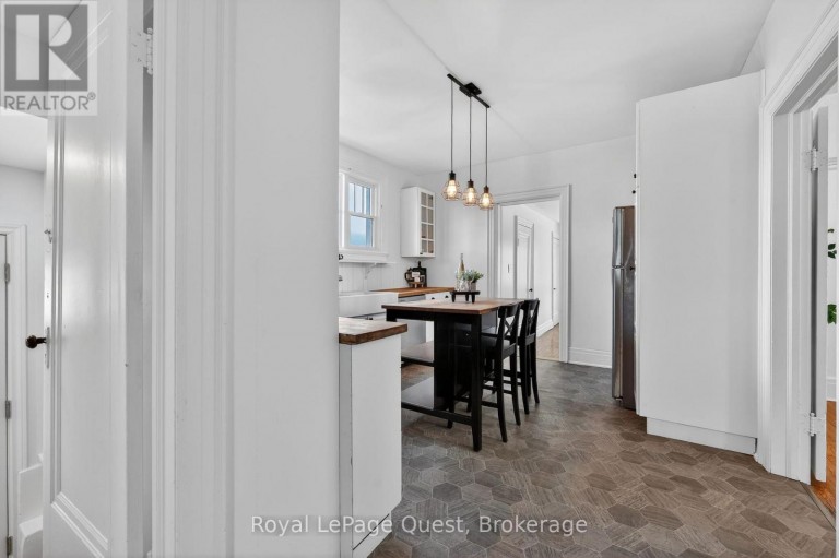 109 BRANT STREET E, Orillia, Ontario, L3V1Z3